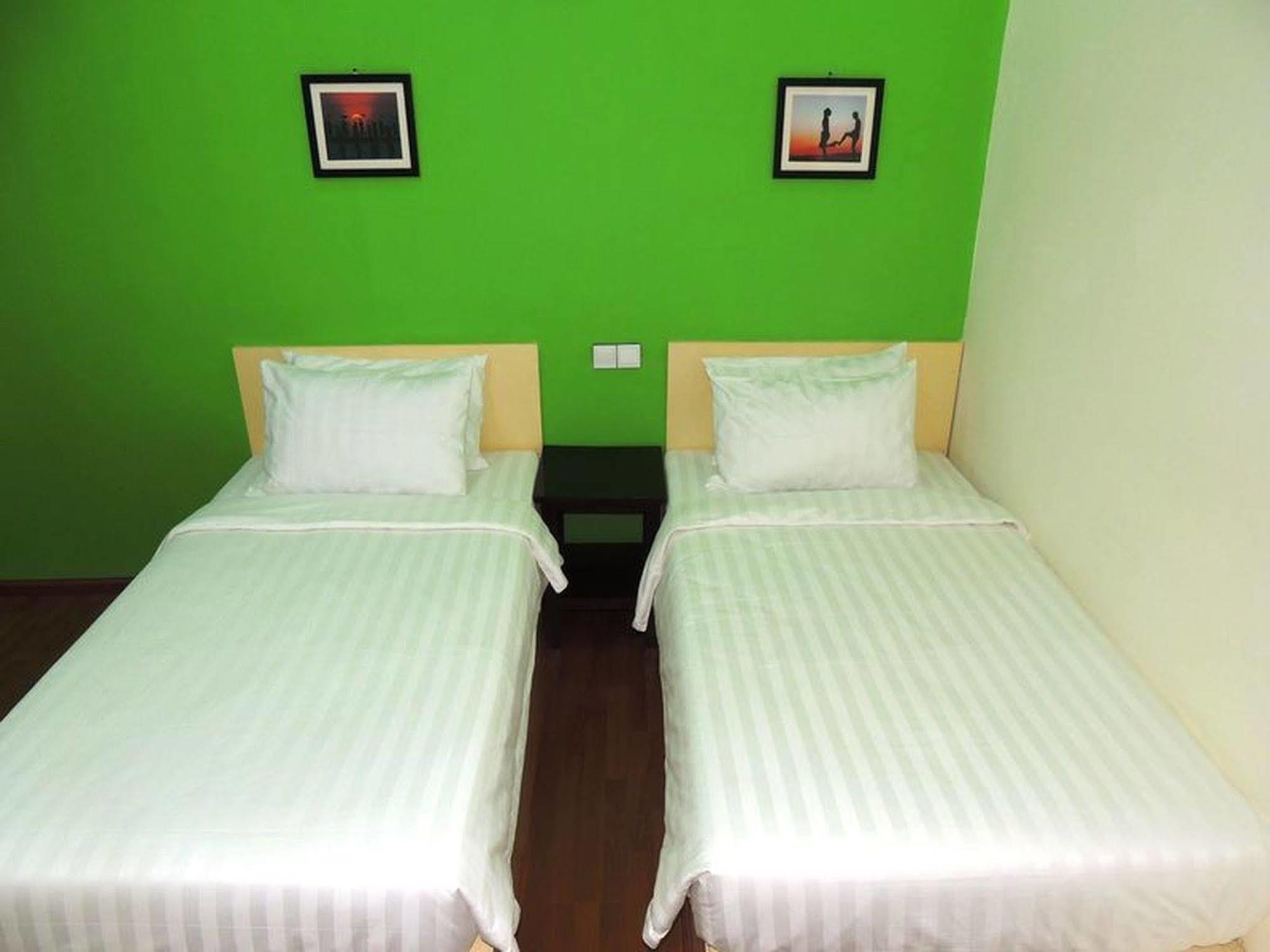 Lotus Bed & Breakfast Yangon Exterior foto